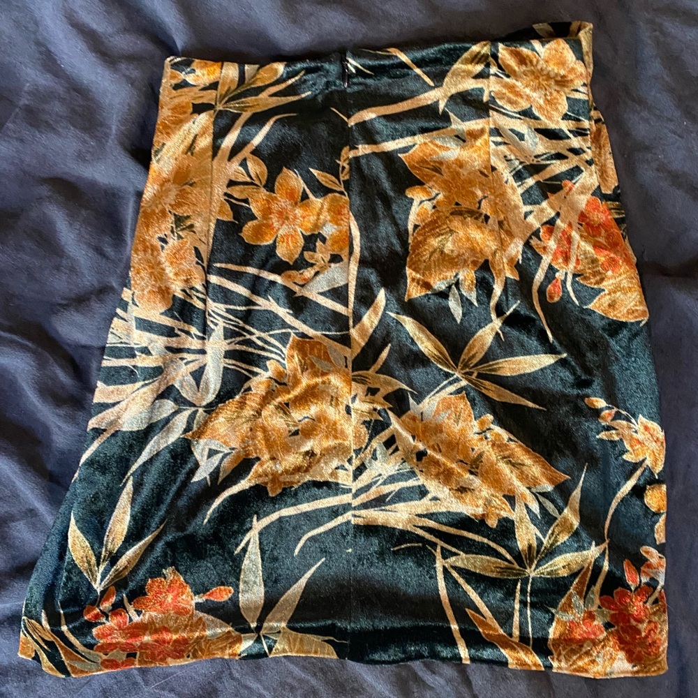 Zara Basics Velvet Floral Mini Skirt X-Small - Picture 3 of 4
